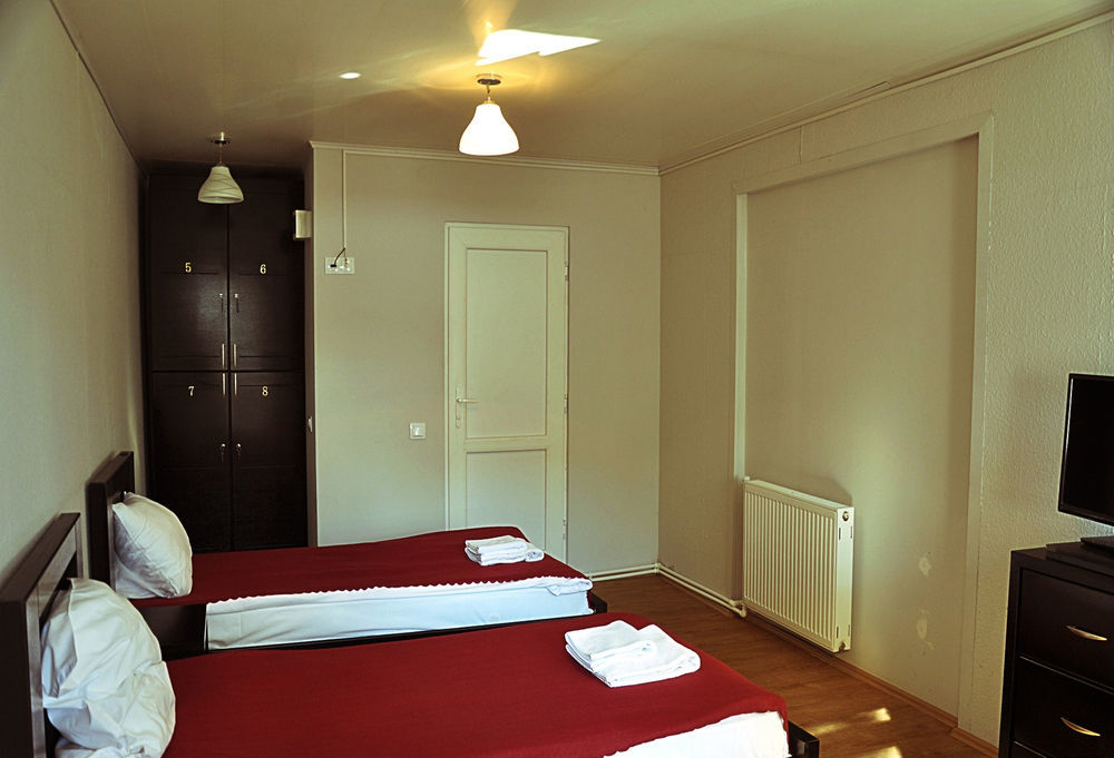 Gold Star Hotel Тбилиси Екстериор снимка