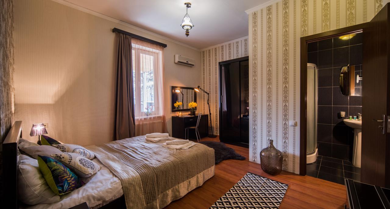 Gold Star Hotel Тбилиси Екстериор снимка