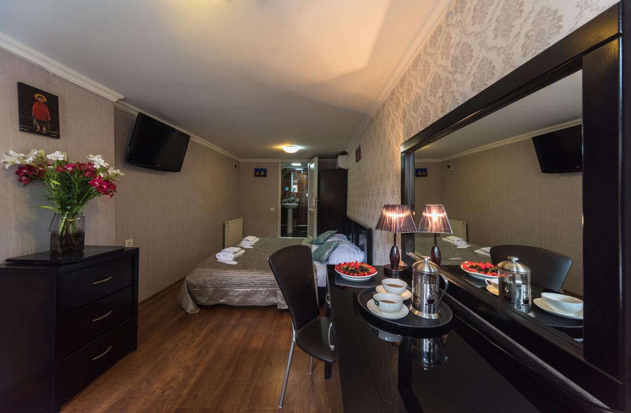 Gold Star Hotel Тбилиси Екстериор снимка