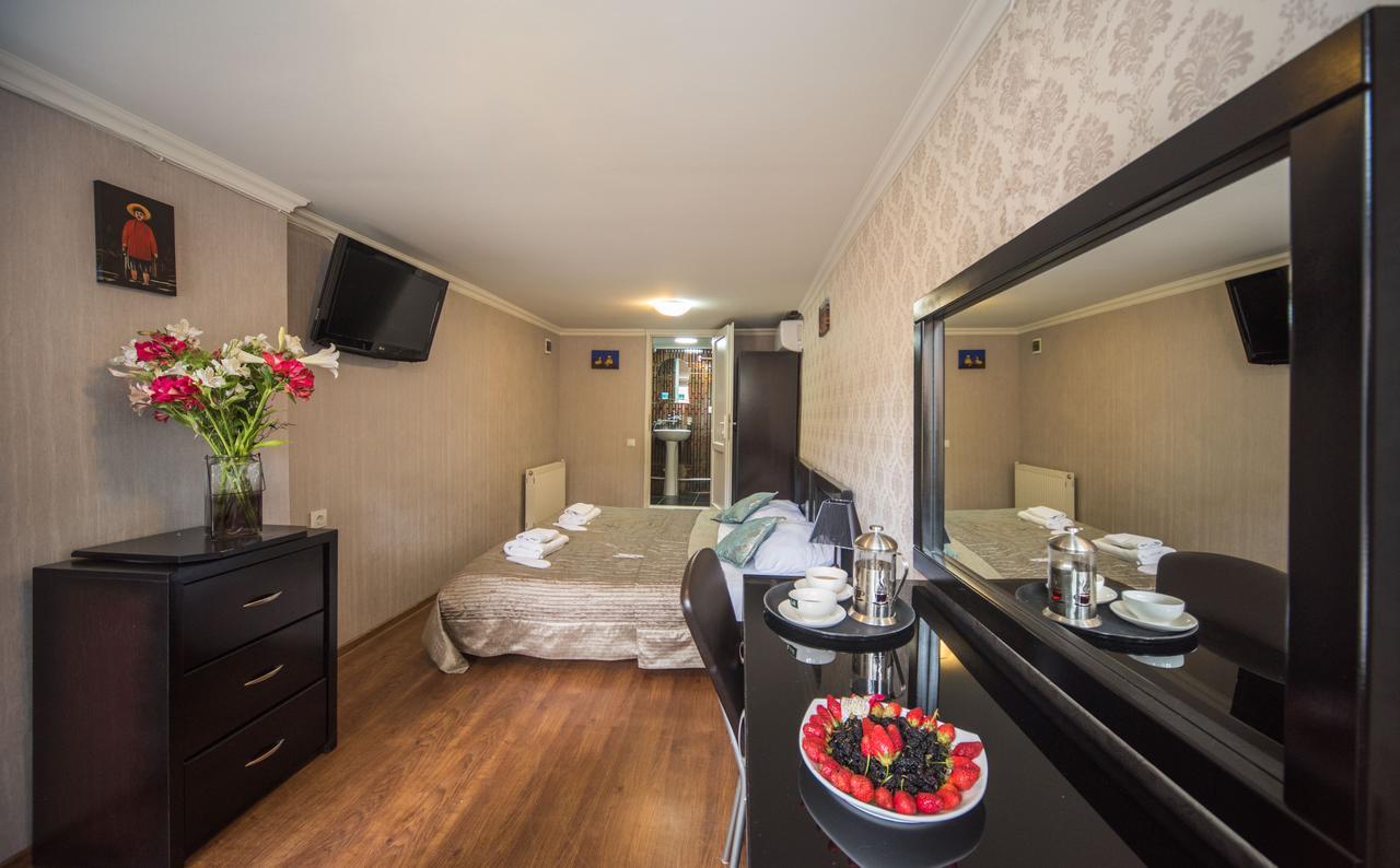 Gold Star Hotel Тбилиси Екстериор снимка